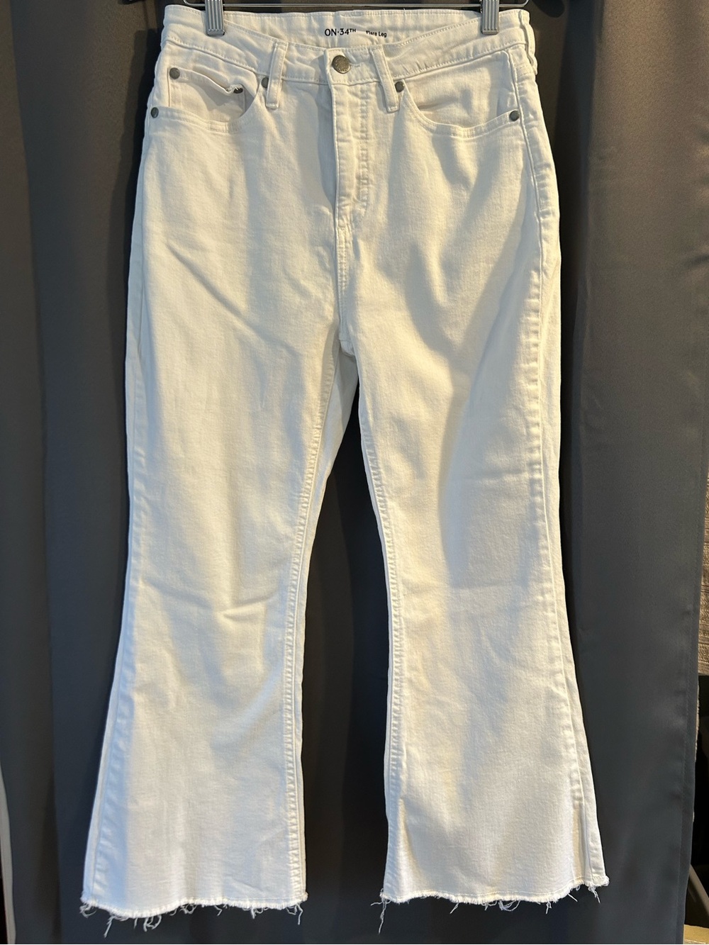White 8/29 flare jean